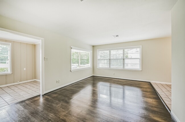 Building Photo - 4924 Palmetto St