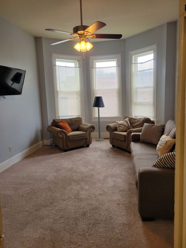 Building Photo - Large 4 bed 2 bath home near VSU