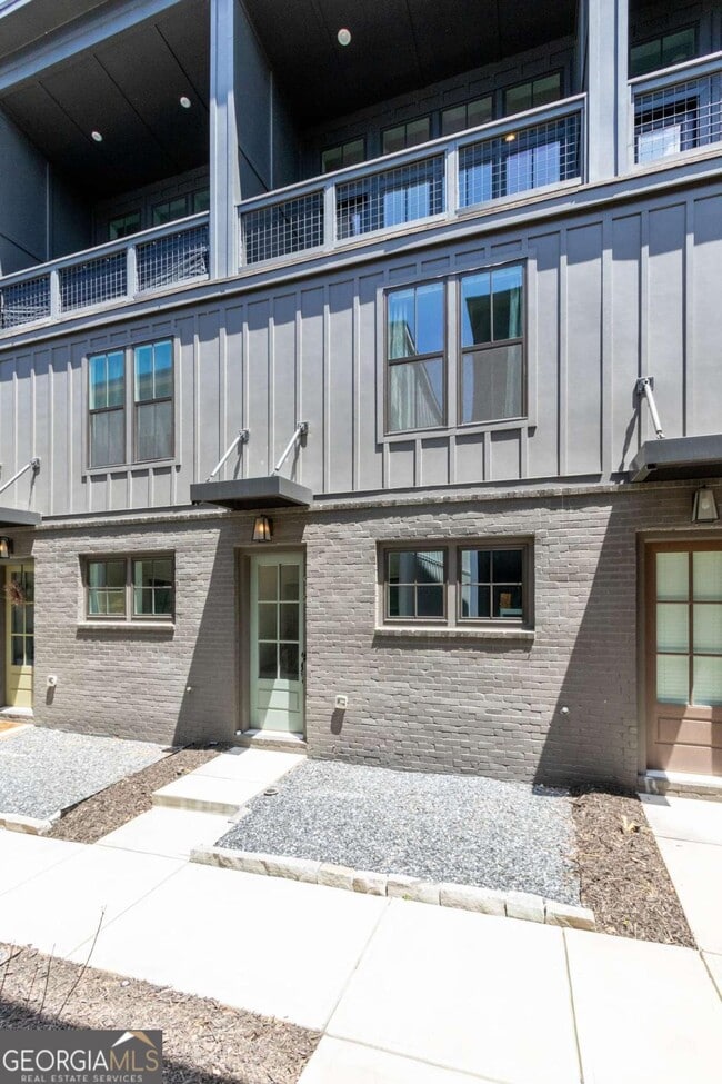 Building Photo - 912 Brees Ct