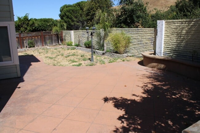 Building Photo - 151 Grenadine Way