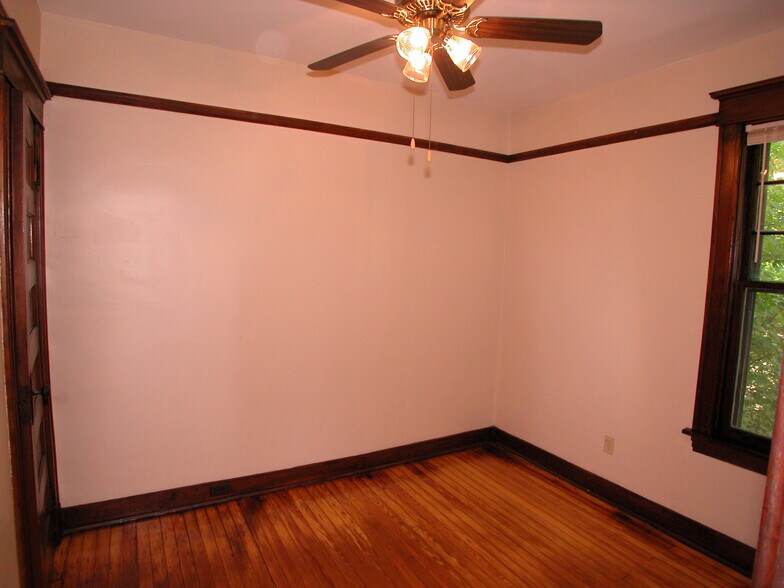 Building Photo - 208 Ontario St