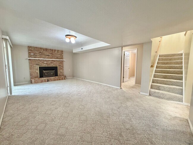 Building Photo - 2455 E 3700 N