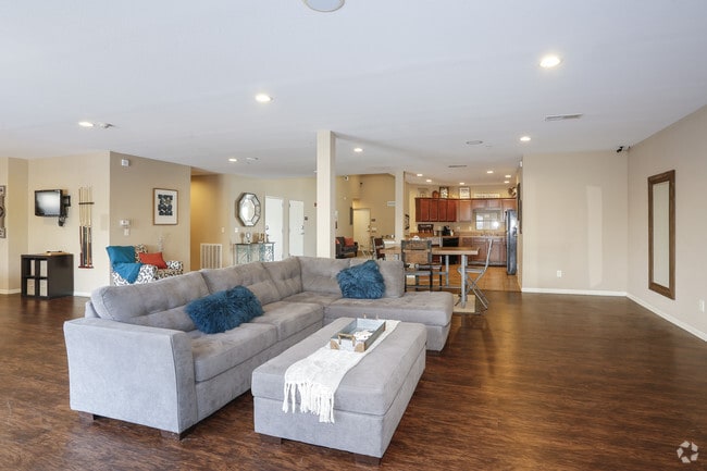 Interior Photo - ASPIRE at Bristol Park