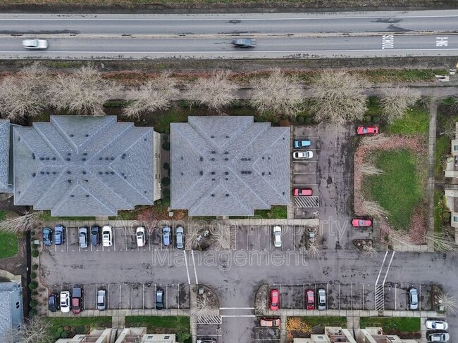 Building Photo - 537 Catron St N