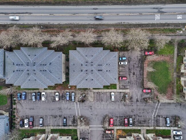 Building Photo - 537 Catron St S