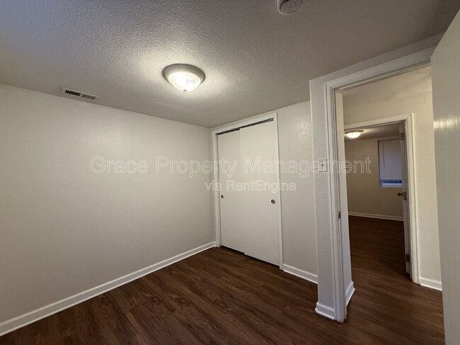 Building Photo - 1582 Taft St