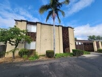 Building Photo - 716 Ballantyne St