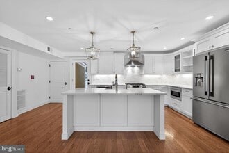 Building Photo - 200 W Wayne Ave