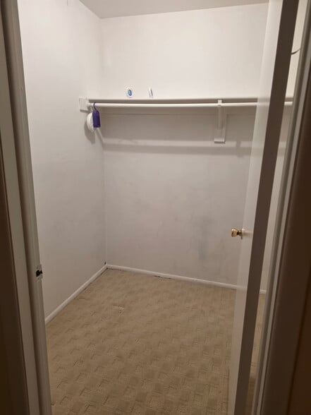 Walk in Closet - 78 Overlook Way