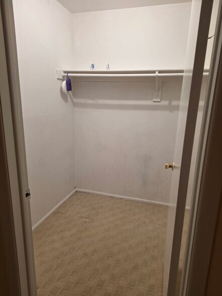 Walk in Closet - 78 Overlook Way