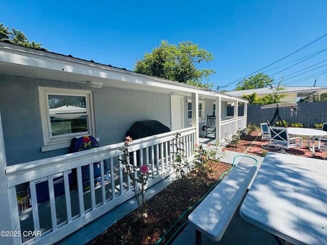 Building Photo - 203 Coronado Pl