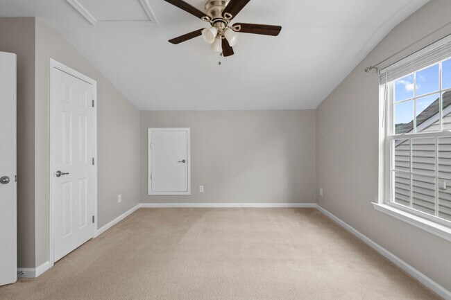 Building Photo - 10777 White Dogwood Dr