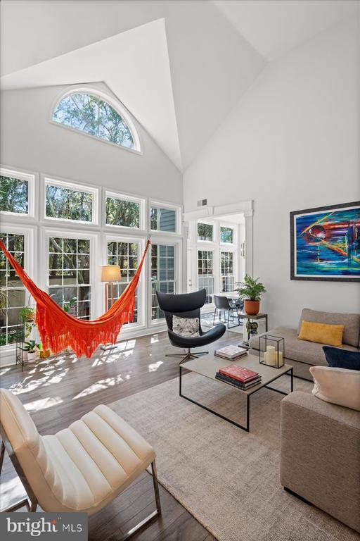 Building Photo - 9 Cromwell Ct