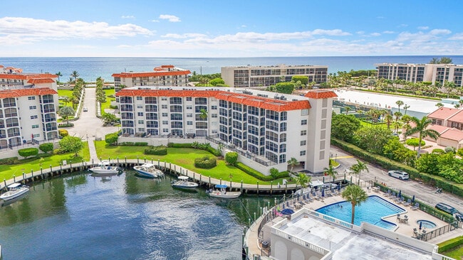 Building Photo - 2871 N Ocean Blvd