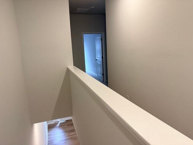 Building Photo - 3009 Kingsfield Rd