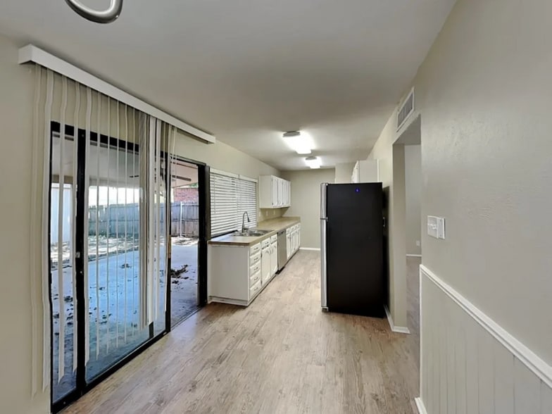 Building Photo - 1678 Fairmont Dr