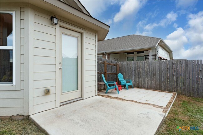 Building Photo - 8064 Bassano Dr