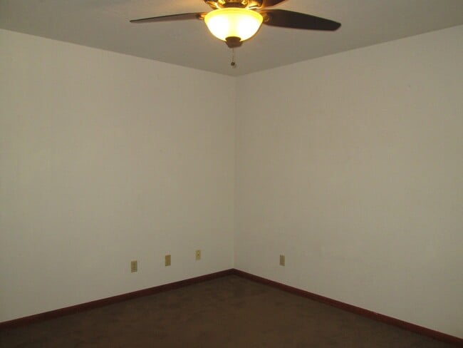 Building Photo - Unfurnished, 1-year long-term rental