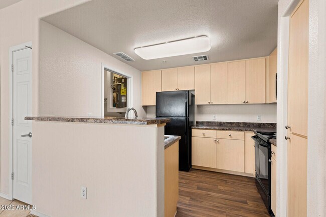 Building Photo - 18416 N Cave Creek Rd