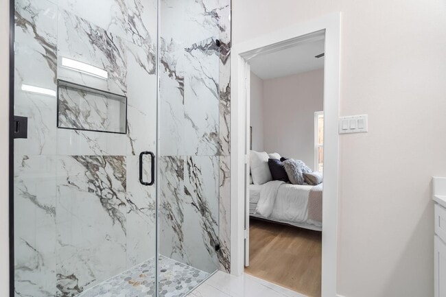 Building Photo - 2340 Alsiddiq Dr