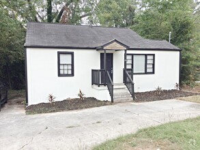 Building Photo - 2 Bedroom house