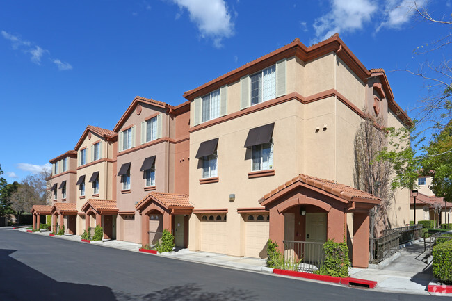 Primary Photo - Paseo Villas Apartments