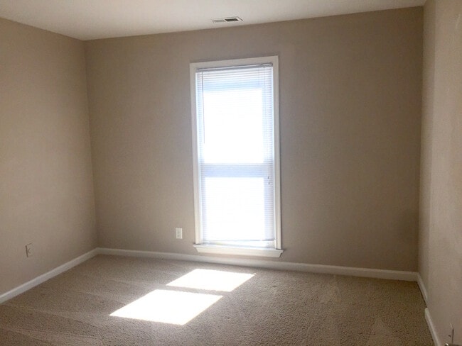 Building Photo - 929 Green St