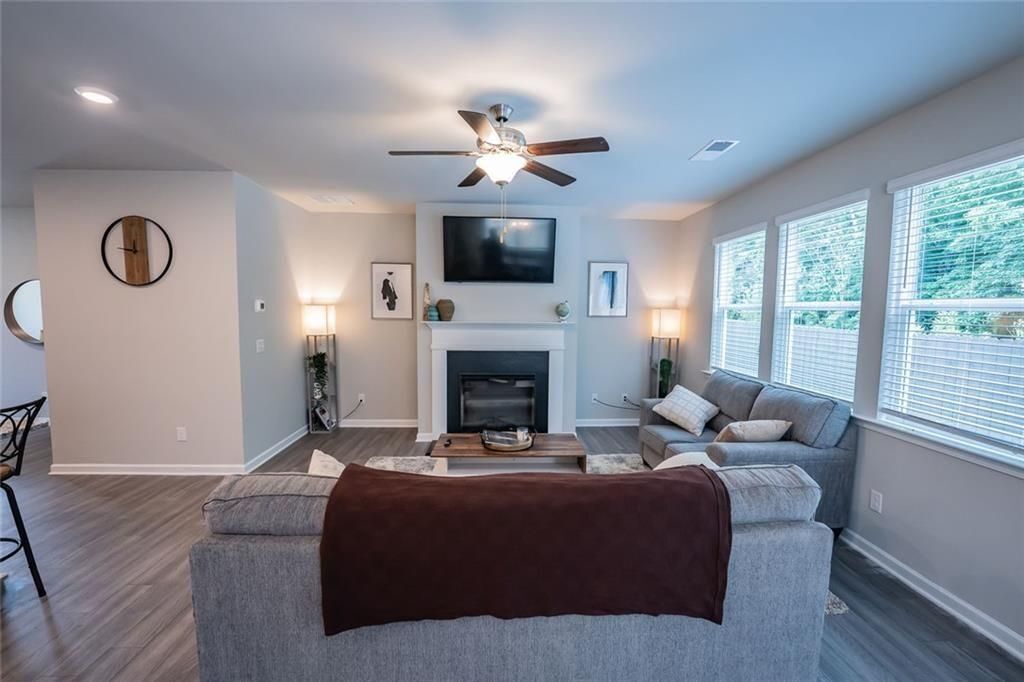 Building Photo - 454 Burgundy Terrace SE