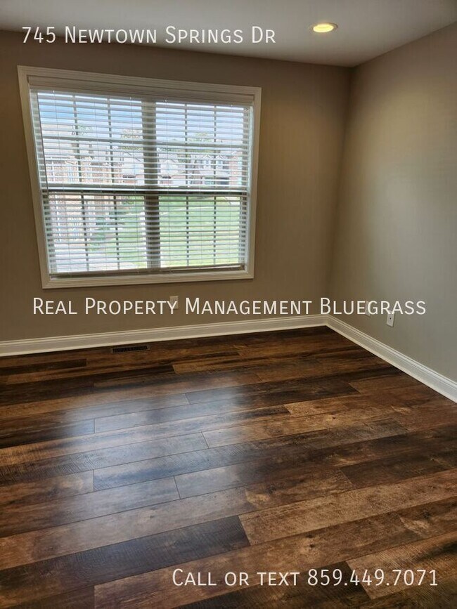 Building Photo - 745 Newtown Springs Dr