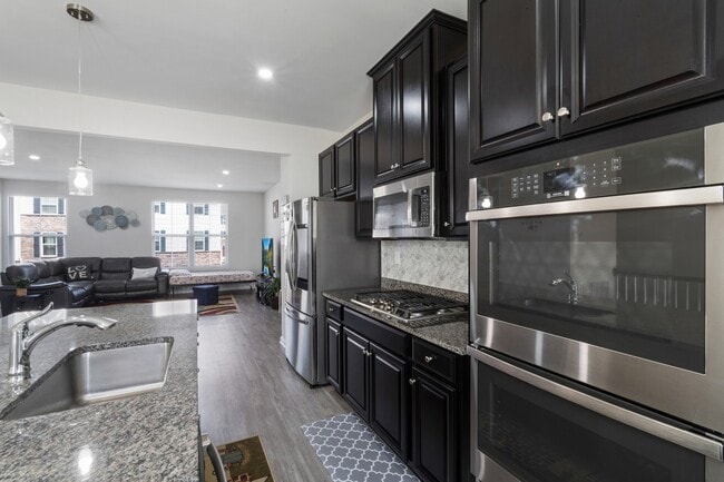 Building Photo - 16 Sedicavage Way