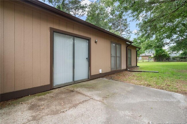 Building Photo - 920 Inglewood Ln