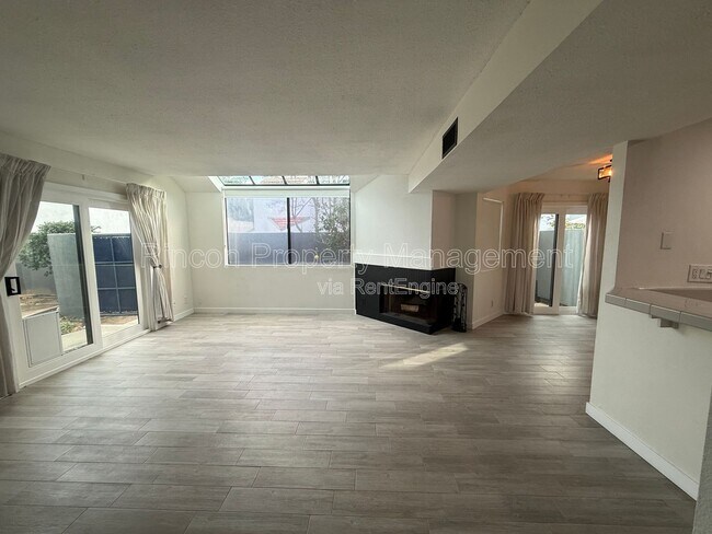 Building Photo - 1231 Tivoli Ln