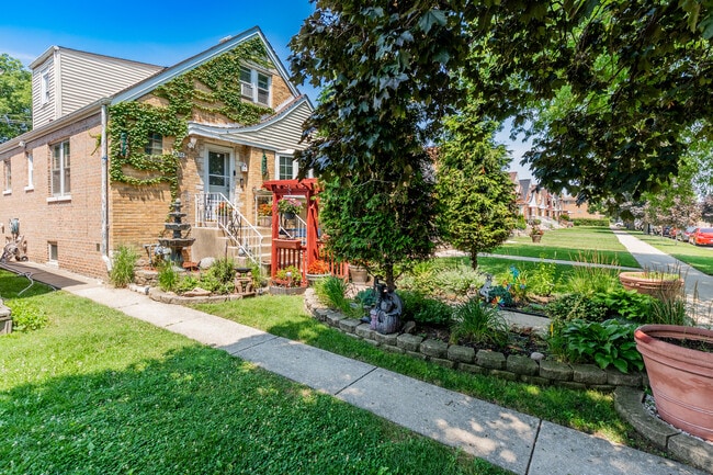 Building Photo - 3536 S 61st Ct