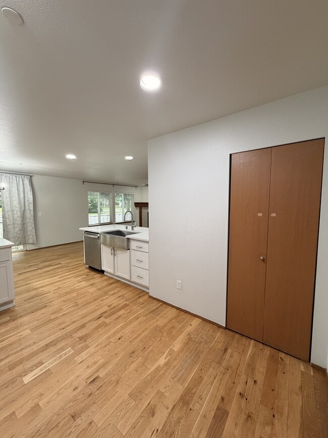 Building Photo - 1266 Hudson St