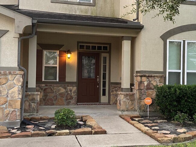 Building Photo - 16219 Peach Bluff Ln