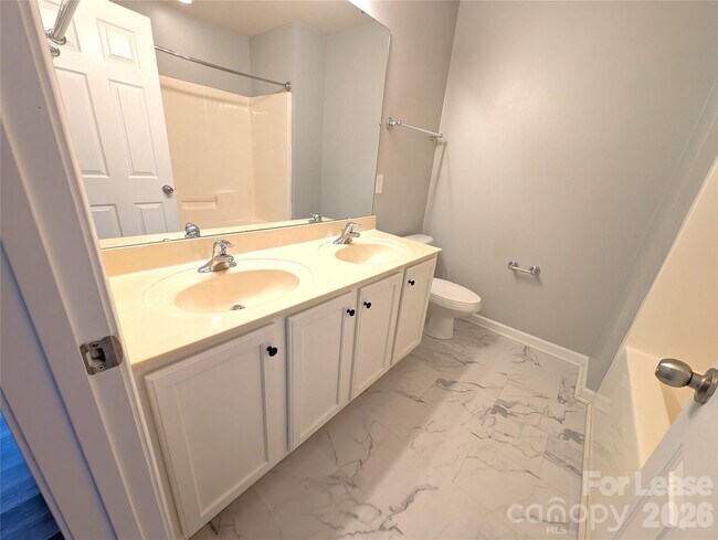 Building Photo - 12444 Caracara Ct