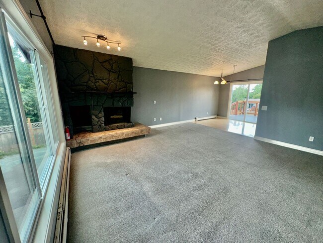 Building Photo - 10840 Delta Cir
