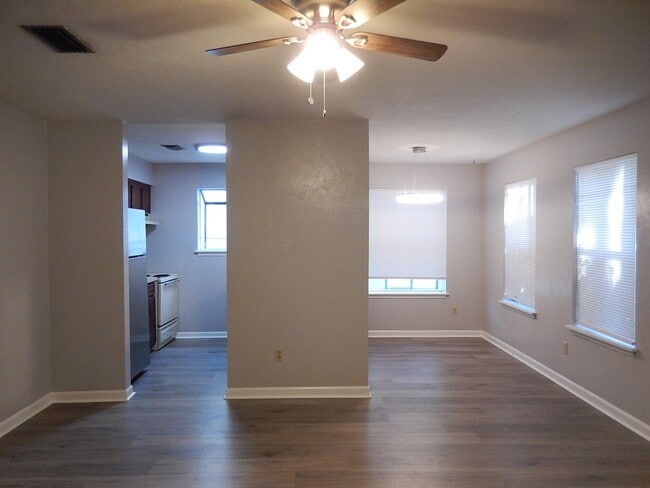 Building Photo - 2334 Sylvan Ct