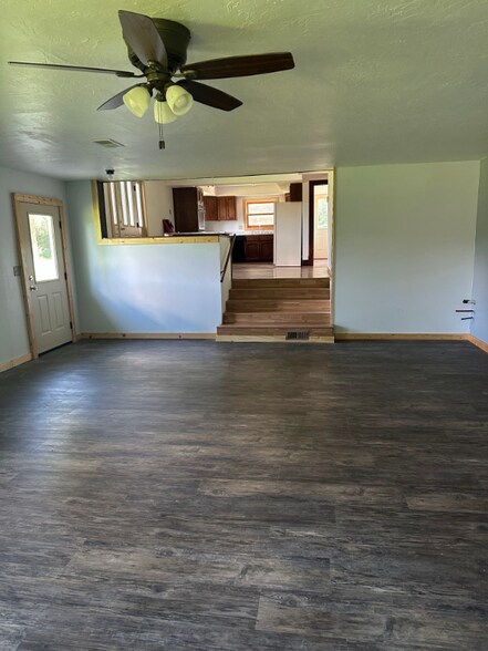 Building Photo - 125 County Line St