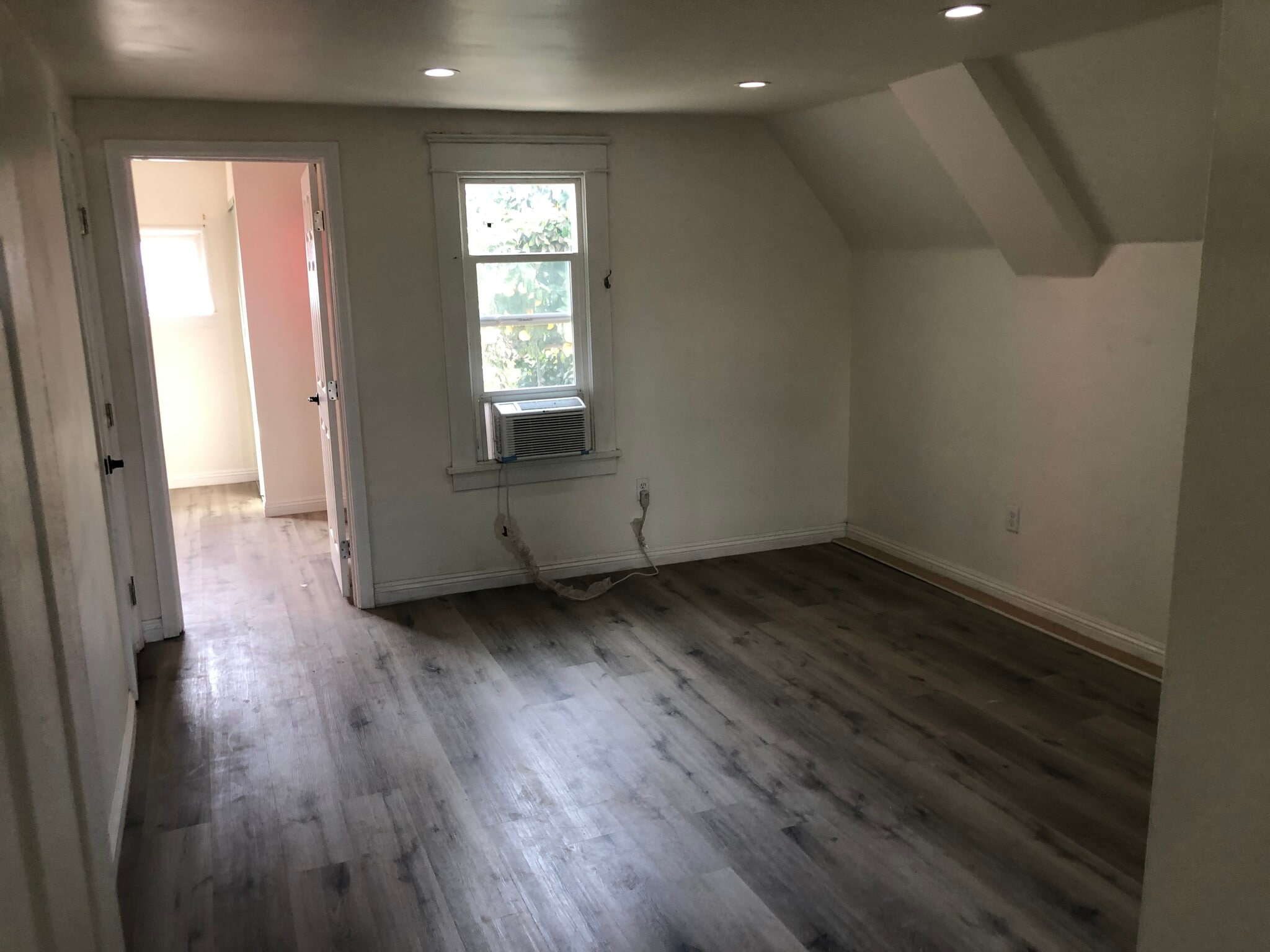 Building Photo - 4719 S Gramercy Pl