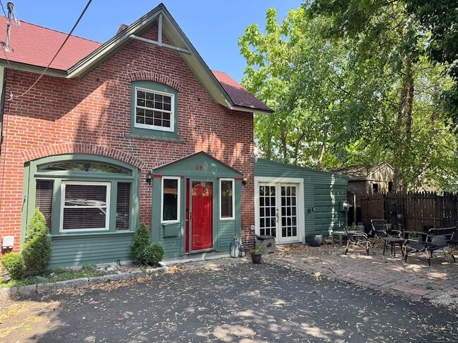 Building Photo - 29 Eld St