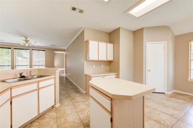 Building Photo - 4814 Cotter Ln