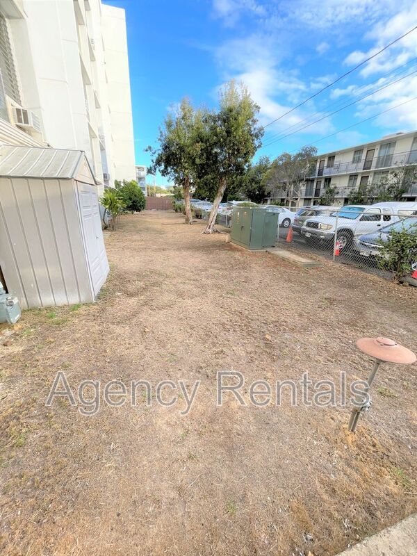 Building Photo - 1525 Kewalo St