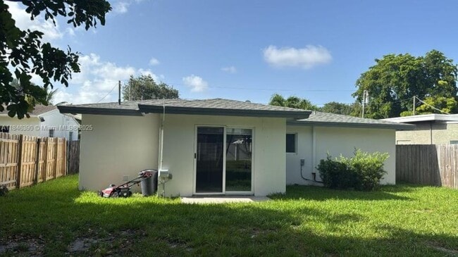Primary Photo - 2 bedroom in Hollywood FL 33020