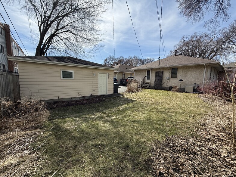 Building Photo - 3537 Holmes Ave S