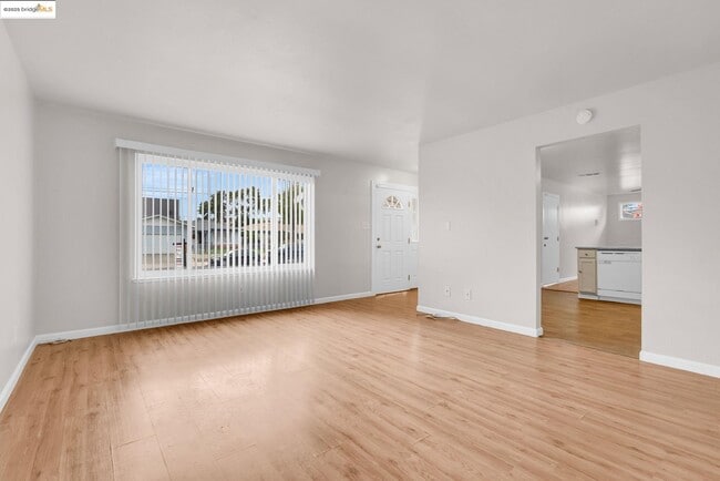 Building Photo - 1209 Tulip Dr