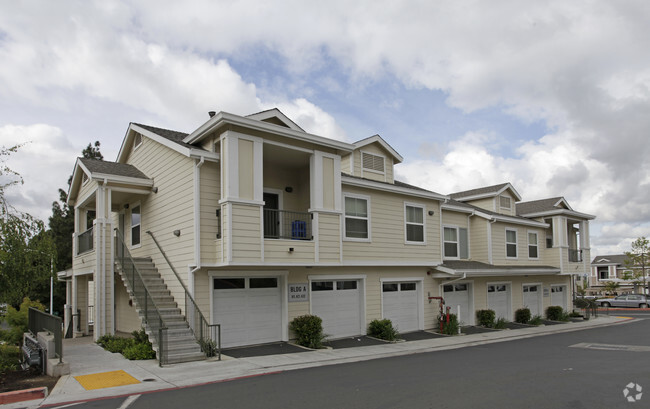 Building Photo - Avian Glen Apartments