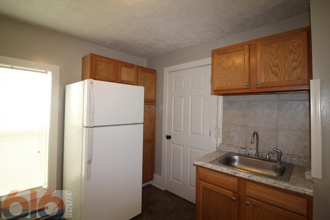 Building Photo - 819 Douglas St NW