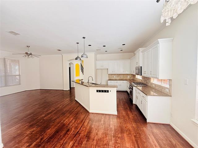 Building Photo - 2728 Breezy Point Ln
