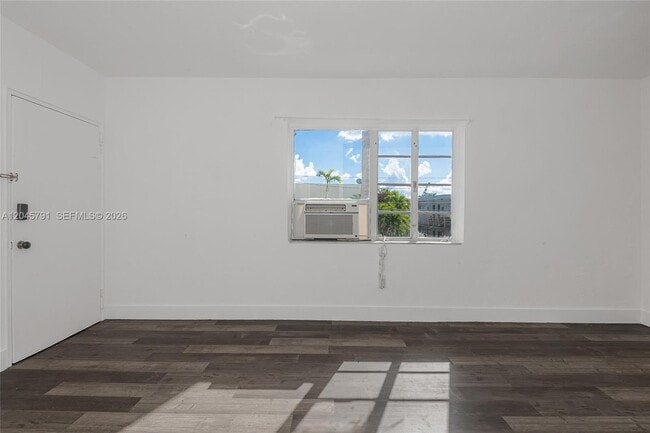 Building Photo - 8340 Crespi Blvd